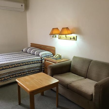 Tamuning Plaza Hotel Екстер'єр фото