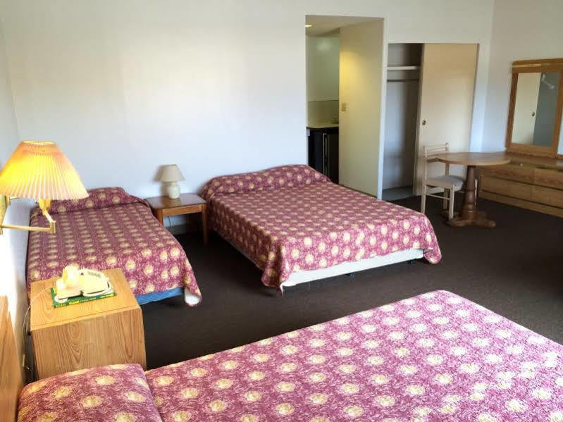 Tamuning Plaza Hotel Екстер'єр фото