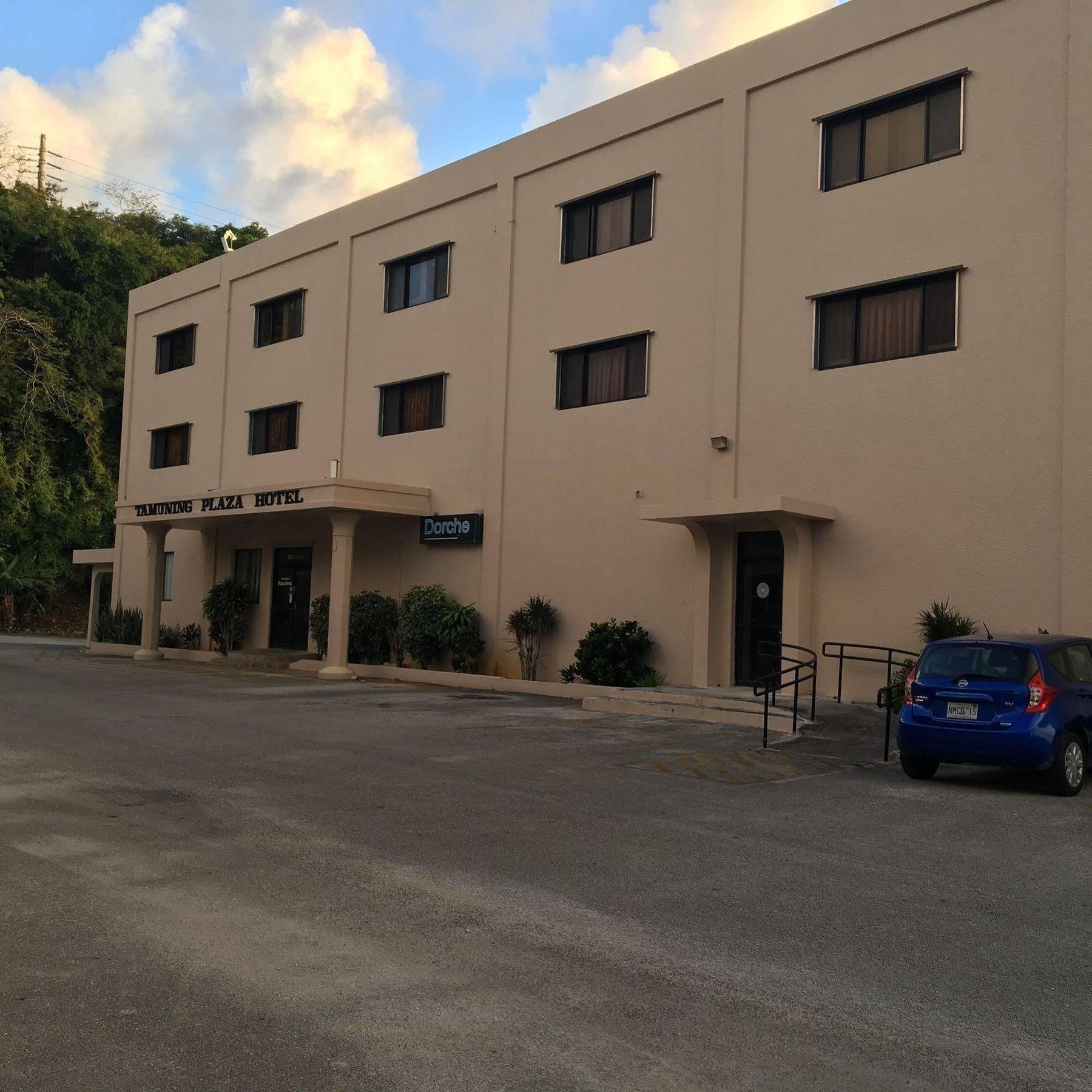 Tamuning Plaza Hotel Екстер'єр фото