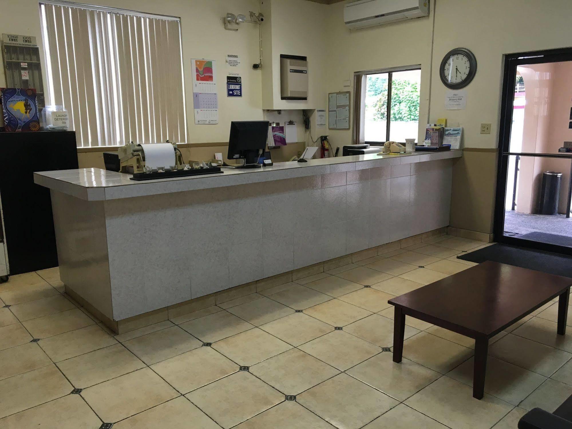 Tamuning Plaza Hotel Екстер'єр фото